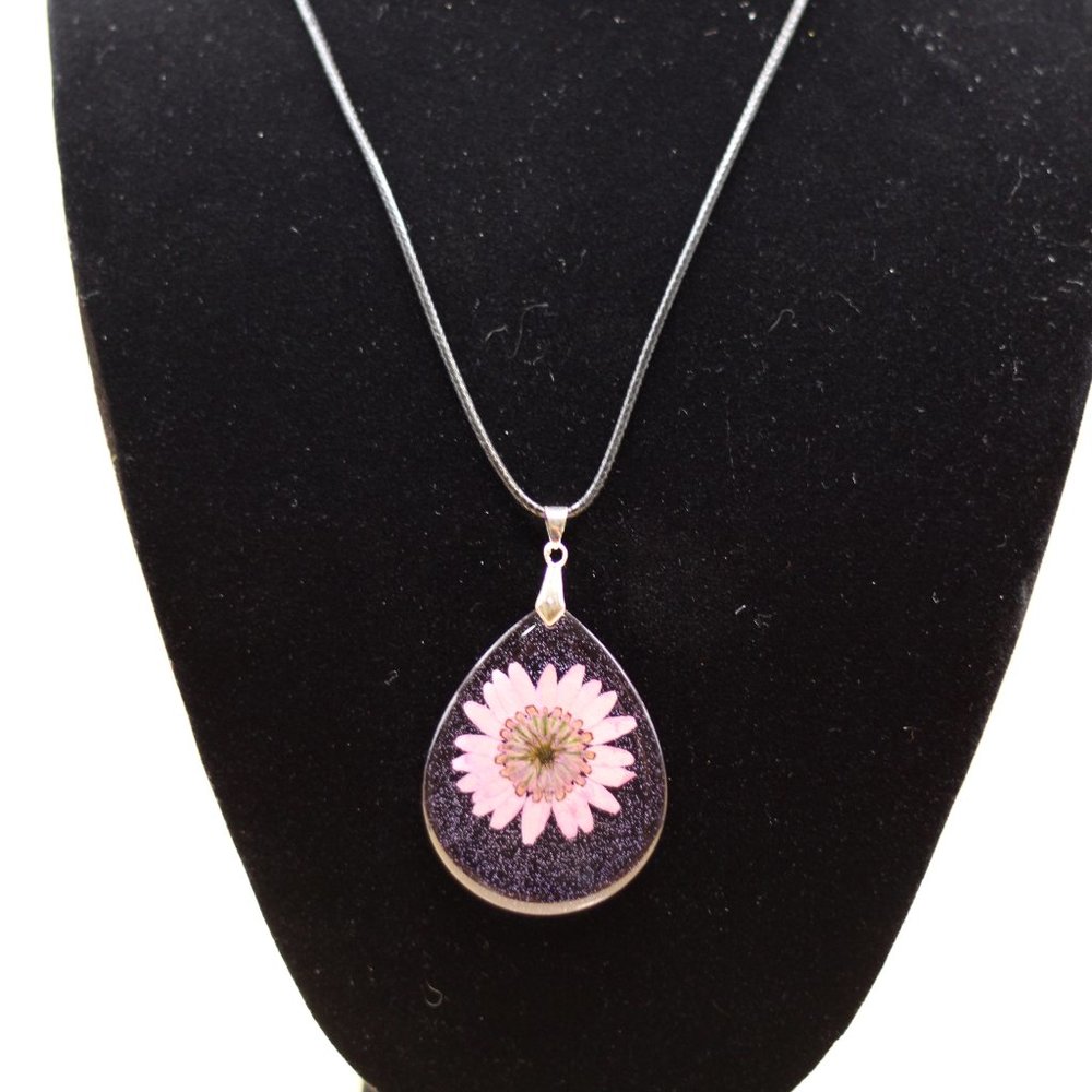 Flower necklace